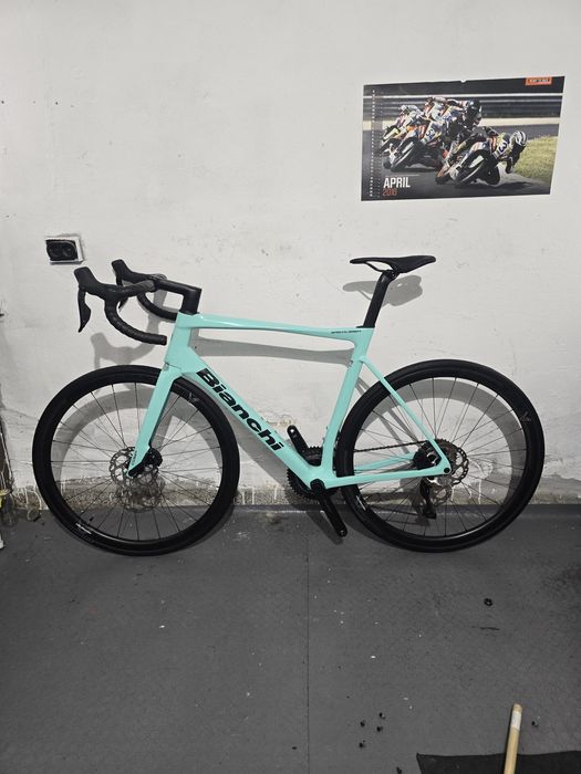 Bianchi Specialissima shimano 105 di2 шосеен велосипед