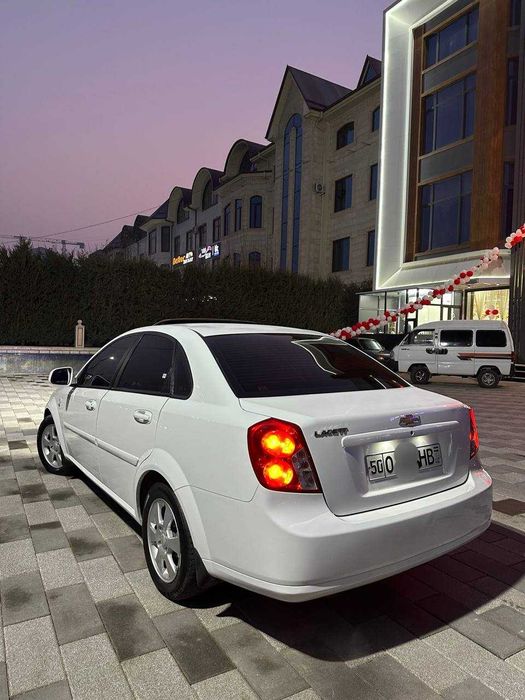 Срочно!!! продаётся машина CHevrolet Jentra