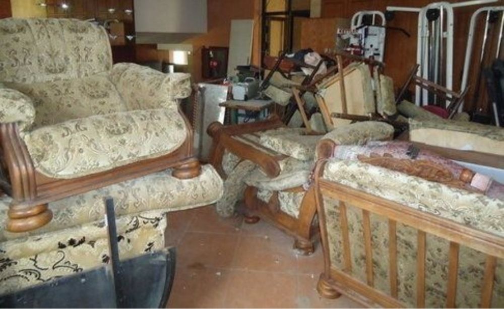 Кърти чисти и извозва.