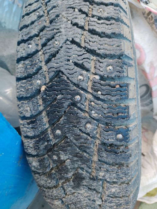 Продам зимние шины с дисками