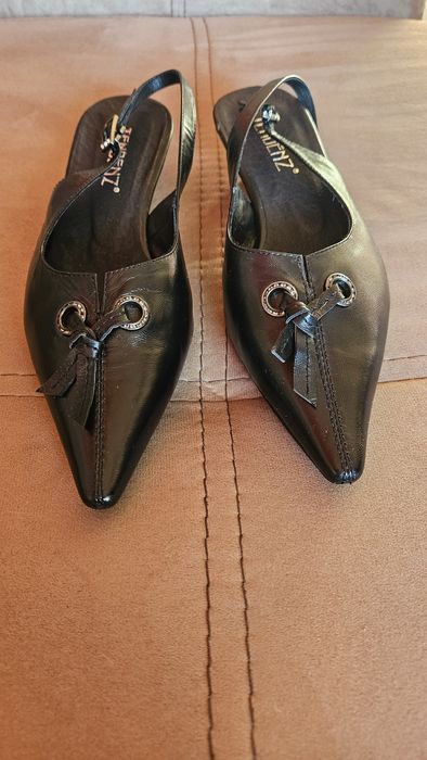 Официялни дамски обувки НОВИ