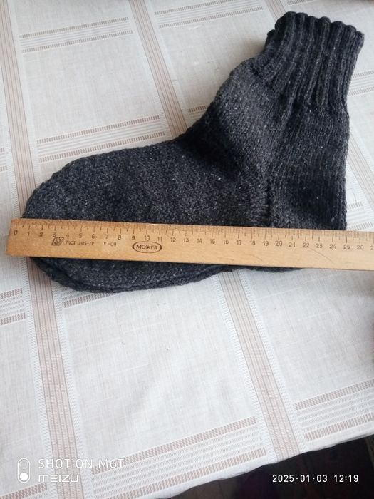Носки шерстяные ручной вязки.