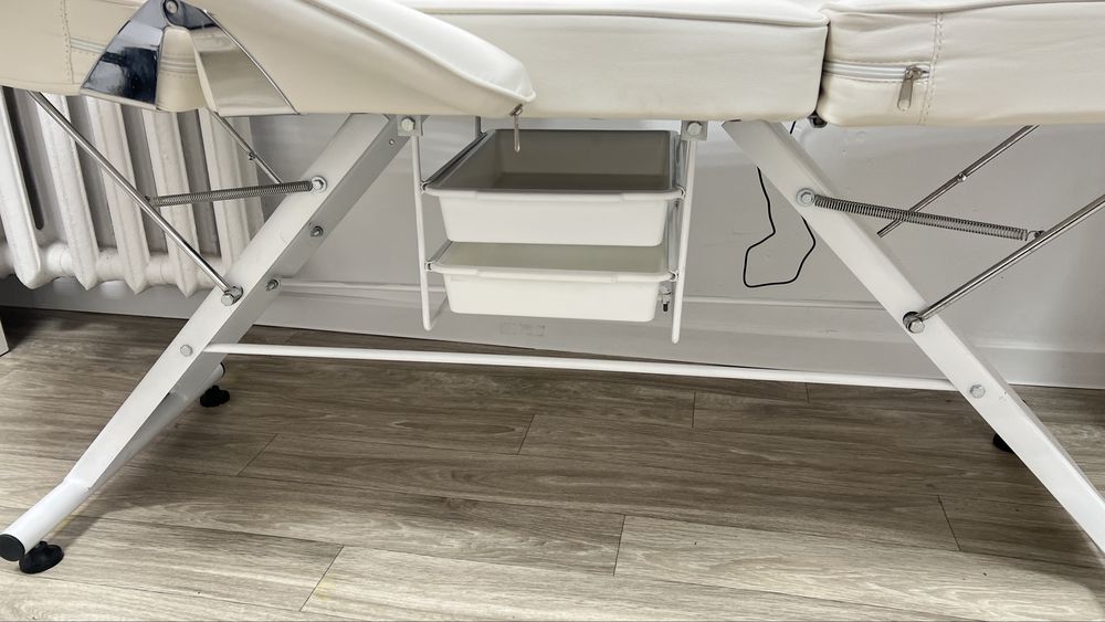 Продам косметологическую кушетку