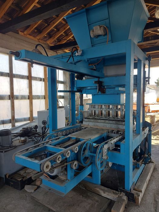 Машина за производство на тротоарни плочки