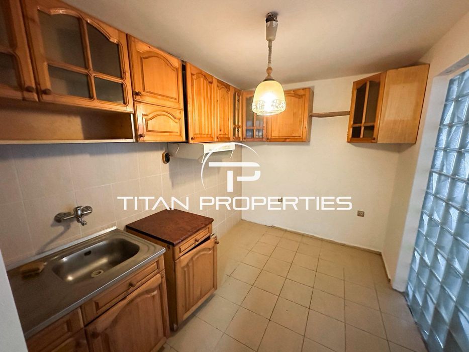 Дава се под наем Тристаен апартамент в Бургас, Център - 97 кв.м за 510 € - Снимка #5