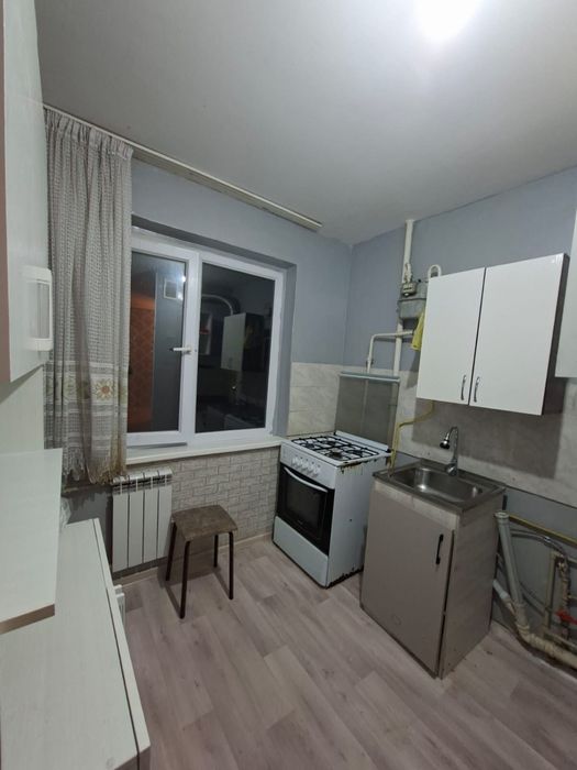 11 мкрда 2 комнаталык квартира бериледи