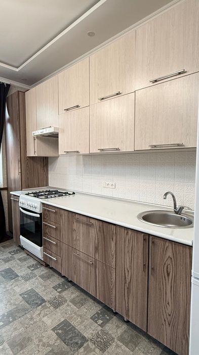 Продам кухню б/у и плиту