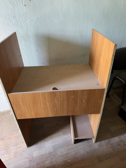 Продается офисная мебель и столы для компьютеров!