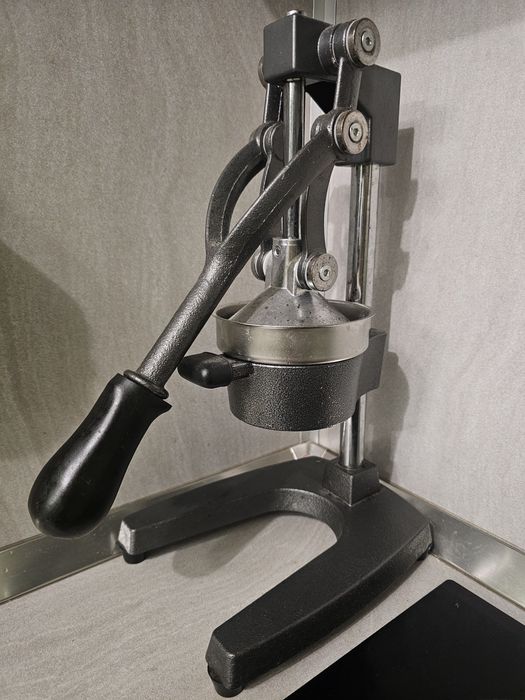 Професионална цитрус преса