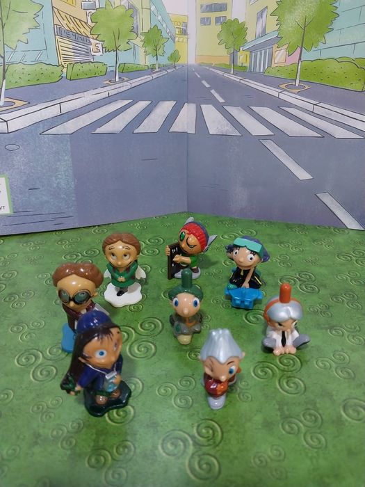 Продам или обменяю игрушки киндер