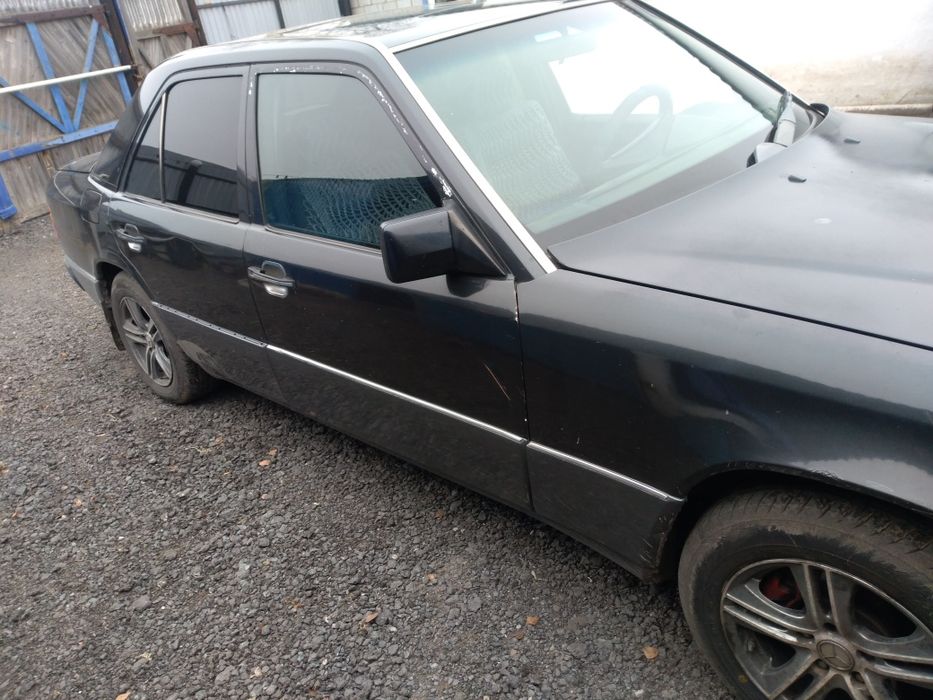 Автомобиль Мерседес