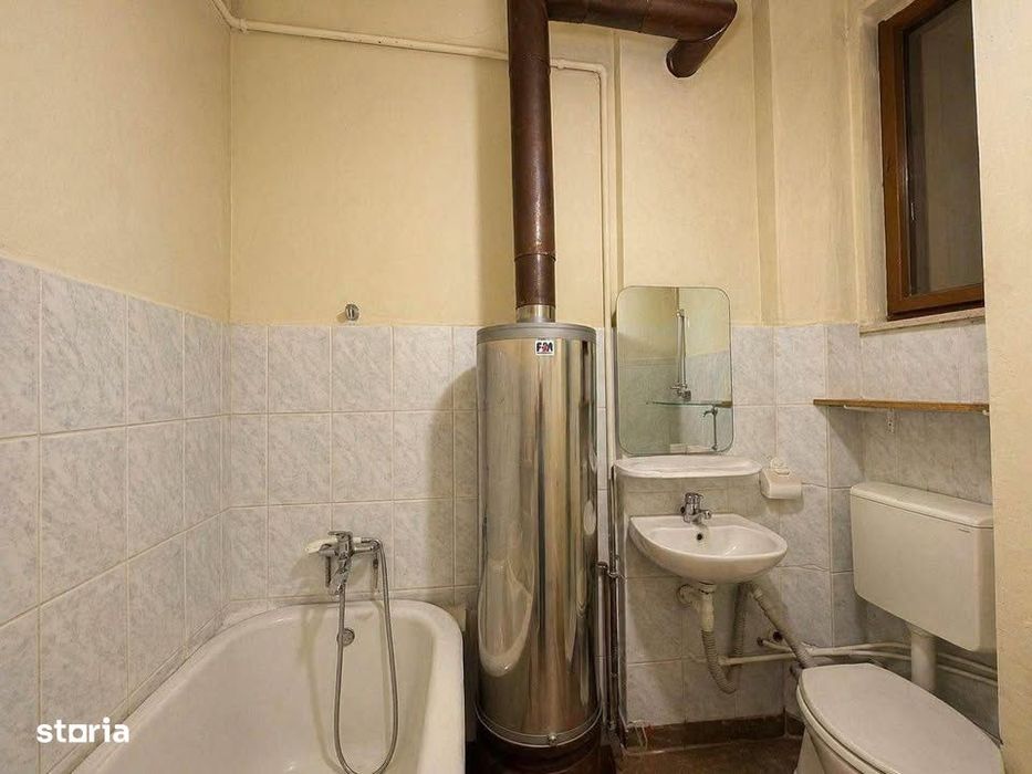 Apartament central, la curte comuna, Motilor, 56 mp