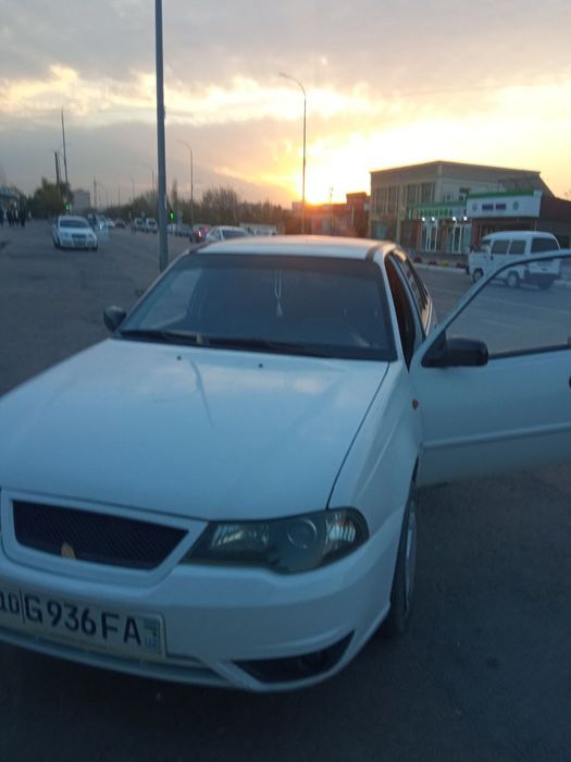 Нексия сотилади.