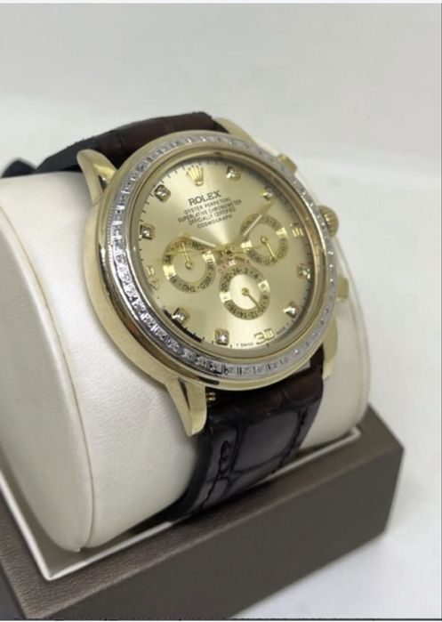 Золотые часы с бриллантами