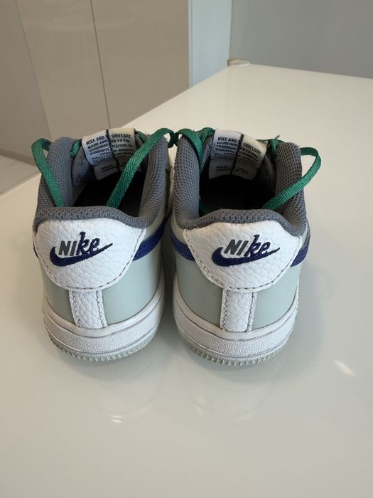 Детски кожени маратонки Nike “Force 1 Lv8” 30 номер 18,5 см. Стелка