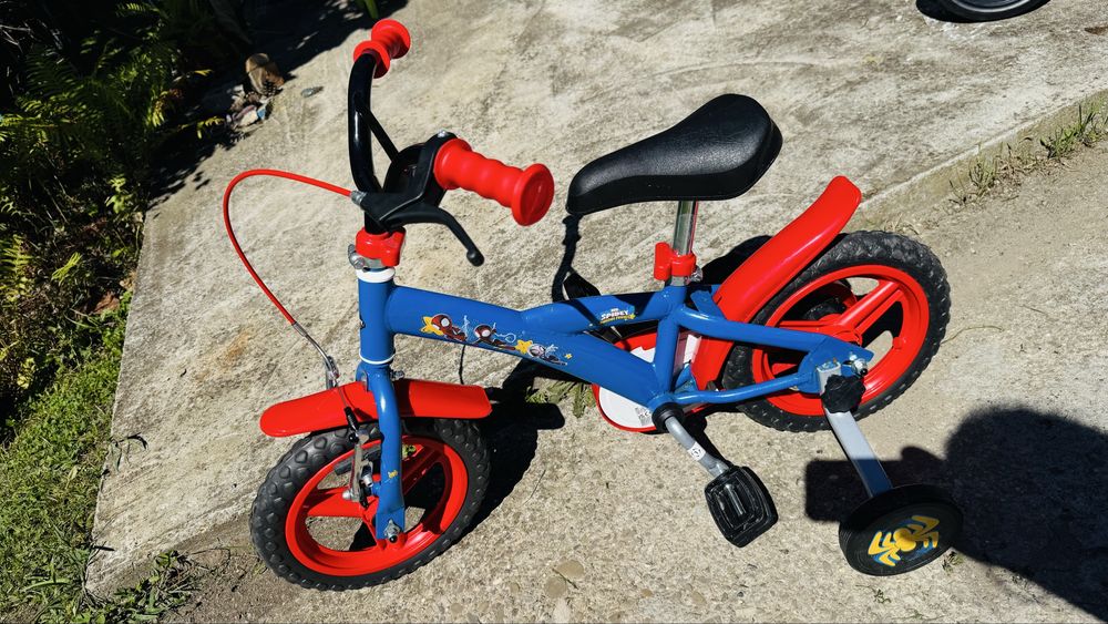 Biicicleta copii cu roti ajutatoare spiderman