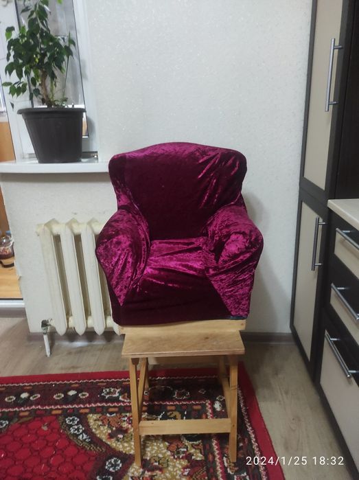 Продам стульчик для ребенка