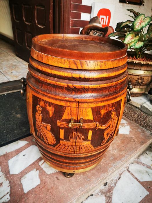 Vând butoi bar obiect decorativ pt depozitare bauturi