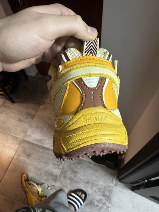 Adidasi OFF-WHITE Be Right Back