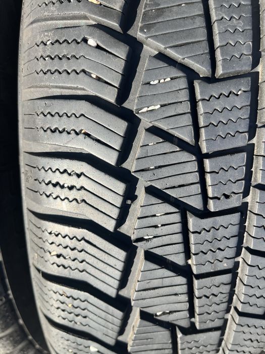 2 бр. зимни гуми 215/50/17 Gislaved 6/7 mm DOT 2620