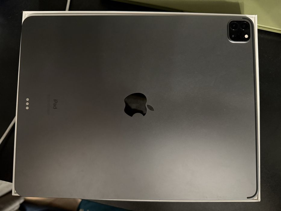 Ipad 12.9 M1 256 gb серый цвет