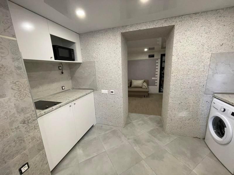 Дава се под наем Едностаен апартамент в Варна, Център - 30 кв.м за 448.8 € - Снимка #8