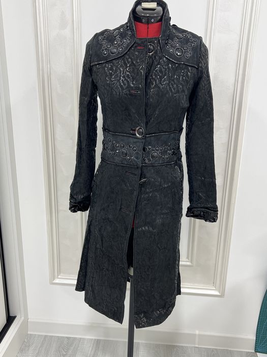 Kiyilgan kiyimlar sotiladi