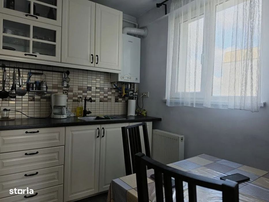 Vand apartament 3 camere in Astra zona complex Orizont 3000
