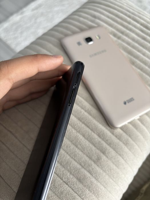 Продам 2 телефона