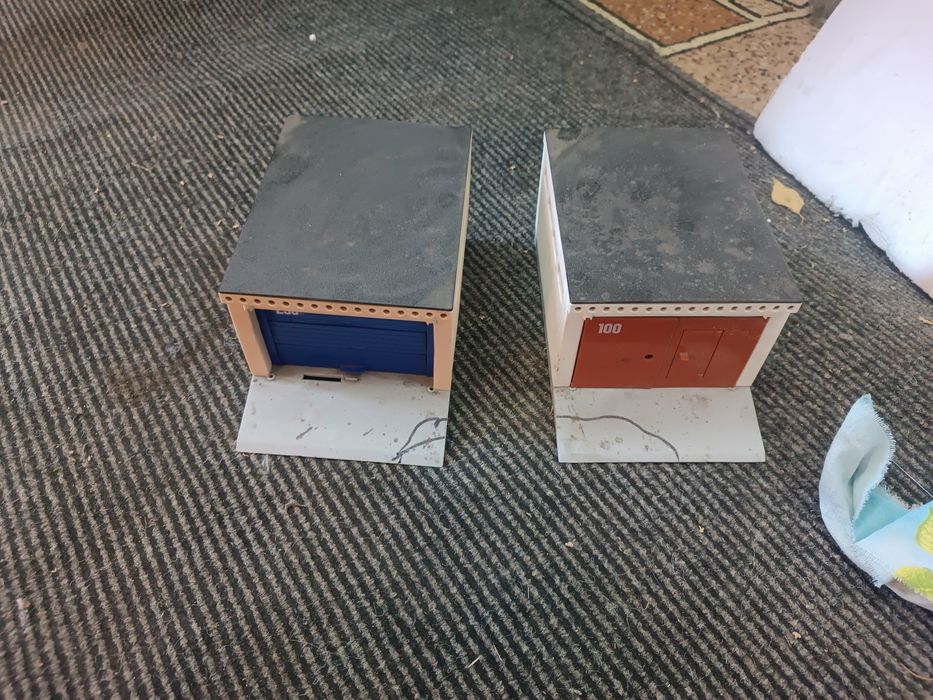 Продам гаражи игрушки