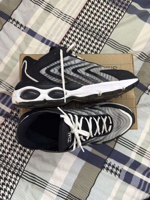 Nike Air Max TW Black and White