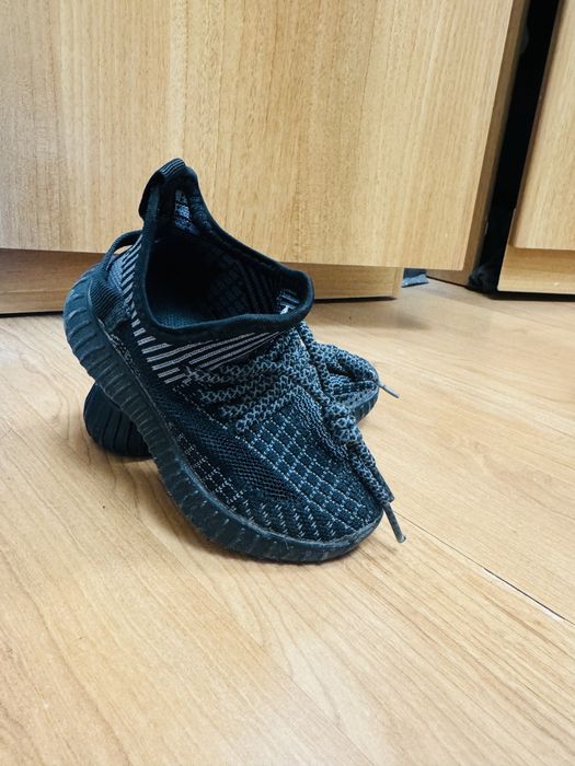 Кроссовки дышащие и стильные для всех деток