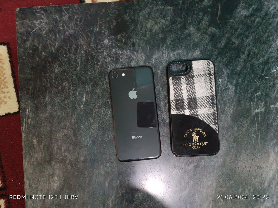 Iphone 8  с гарантией