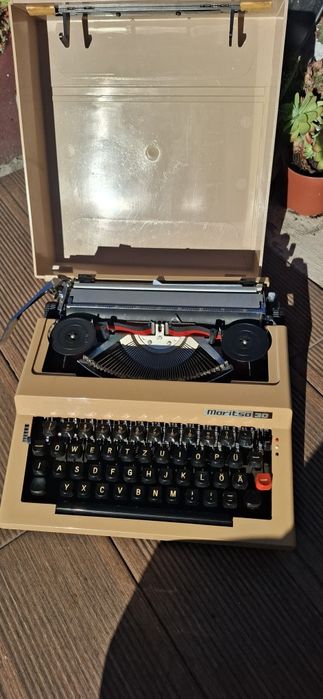 Стара пишеща машина МАРИЦА30 латиница