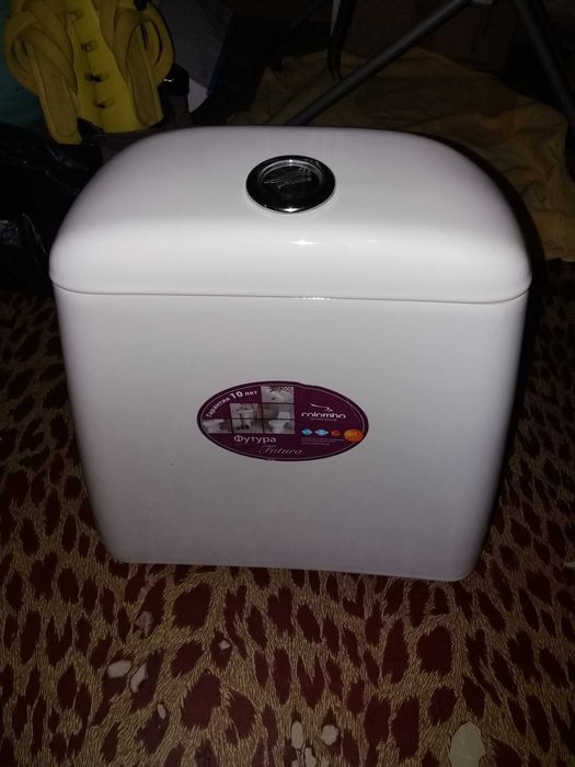 Продам бачок для унитаза