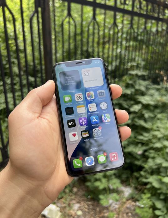 Iphone 11 pro sotiladi srochnaga