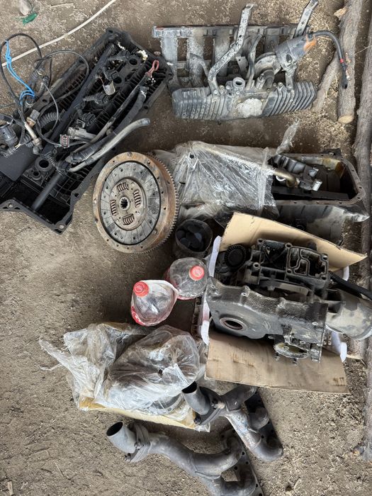 Запчасти детали на Бмв2.5