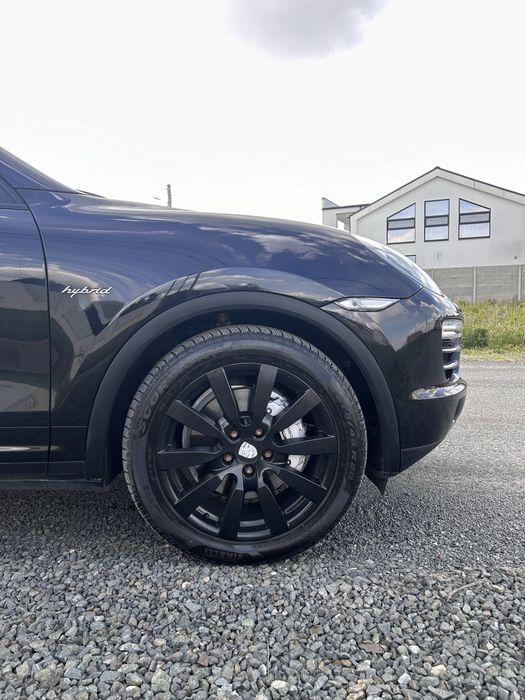 Porsche Cayenne S Hybrid 144 527km