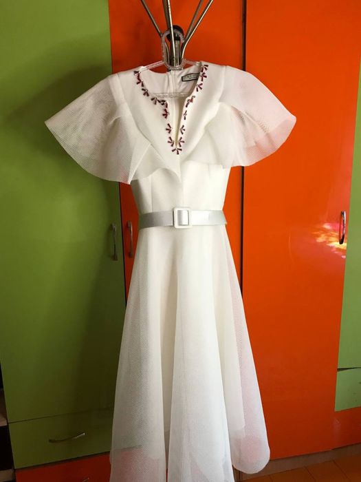 Элегантное платье для особого случая,надевалось 1 раз!