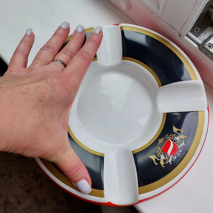 Продам пепельницу