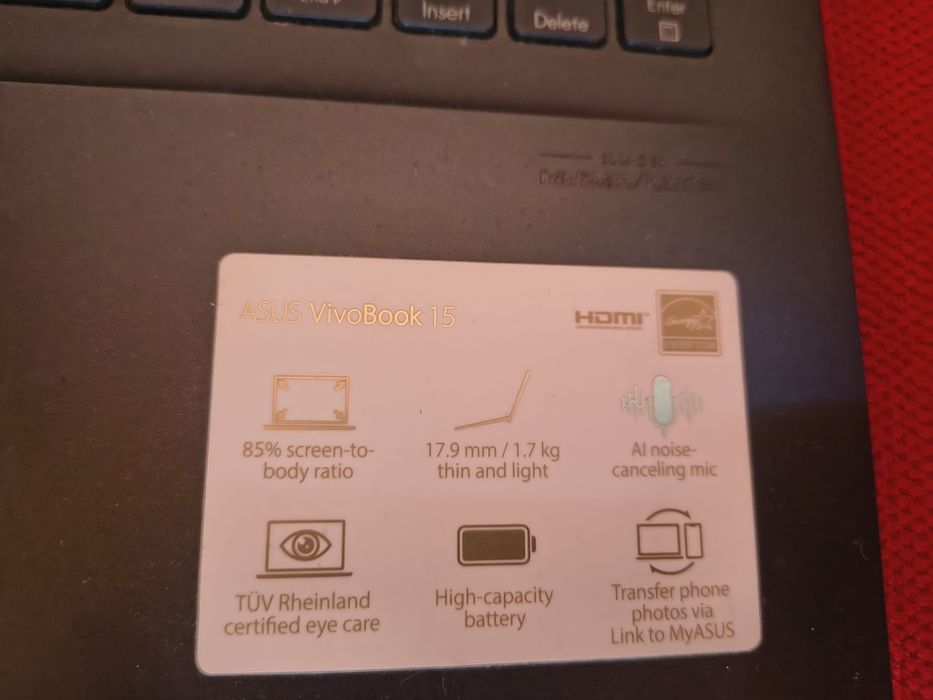 Laptop asus folosit foarte putin