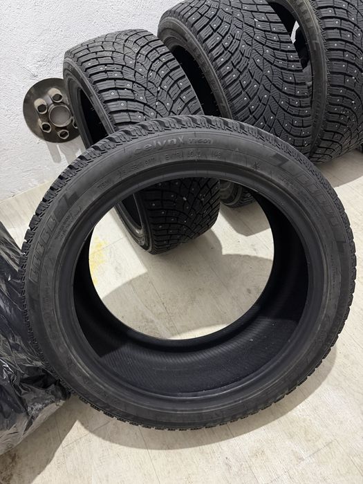 Продам шины R18 235/45