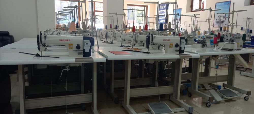 Тикув мошинаси оверлок,тугричок нахт ва насия савдога хам бор