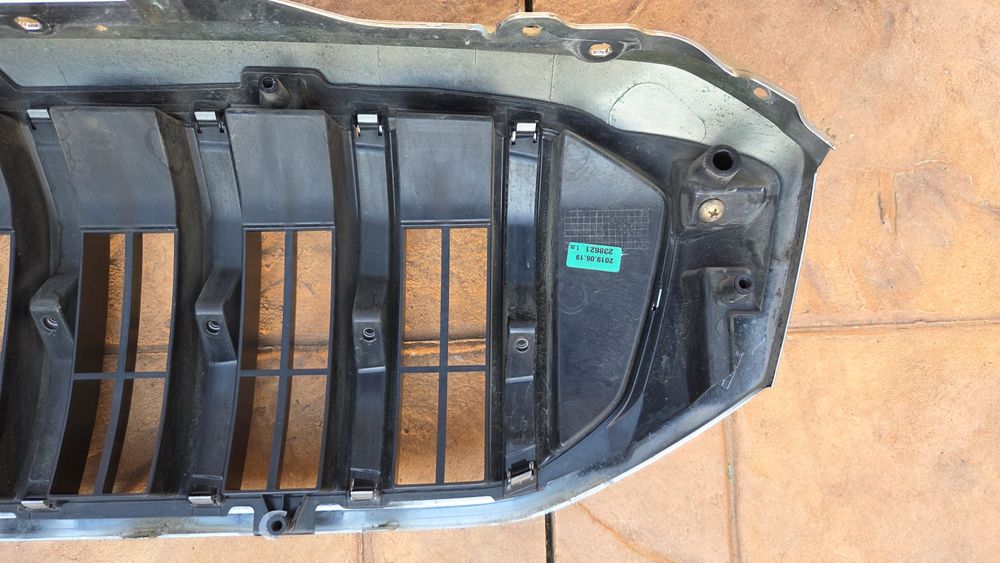 Grilă radiator Suzuki Scross SX4