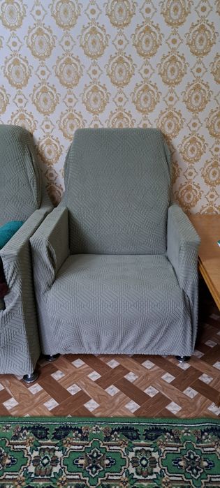 Продам Диван+ 2.кресла