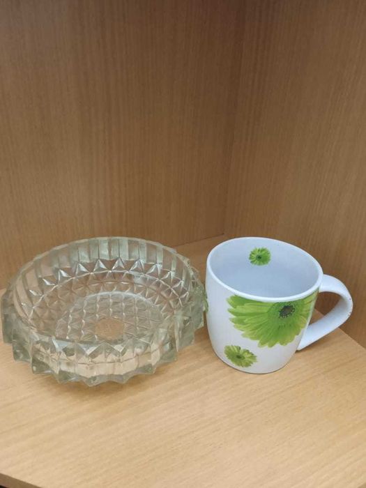 Продам хрустальную конфетницу