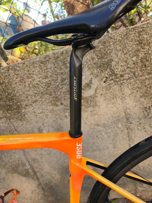 Карбонов Шосеен велосипед Rose X-lite four 2x11 Ultegra Groupset дискови 7.6кг 46см