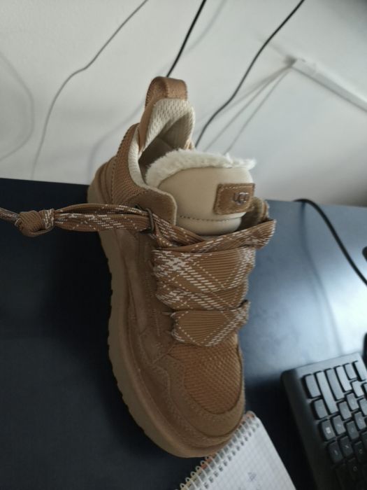 Vand papuci ugg noi