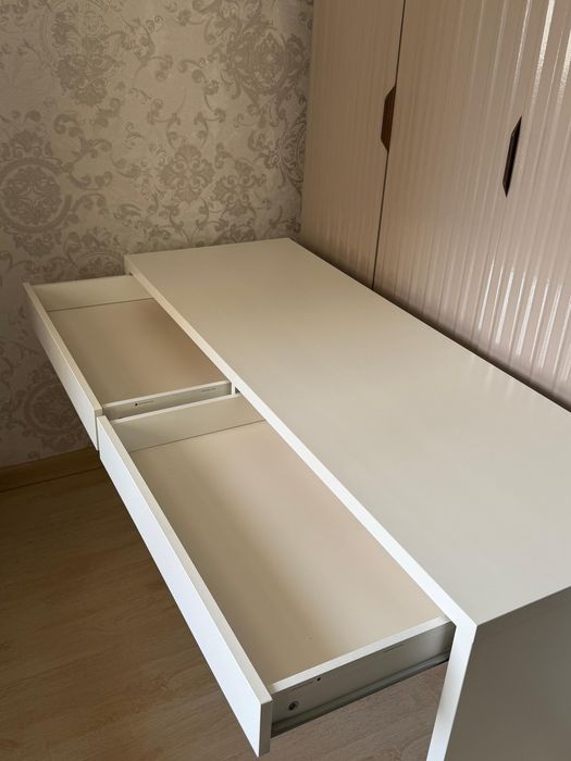 Продается письменный/рабочий стол от ИКЕА
