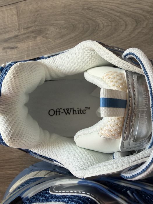 Off White Be Right Back